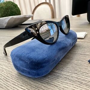 Women’s Gucci Sunglasses Blk